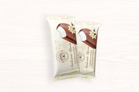 香草冰淇淋圣代巧克力釉"LYUBIMIY布雷斯特"